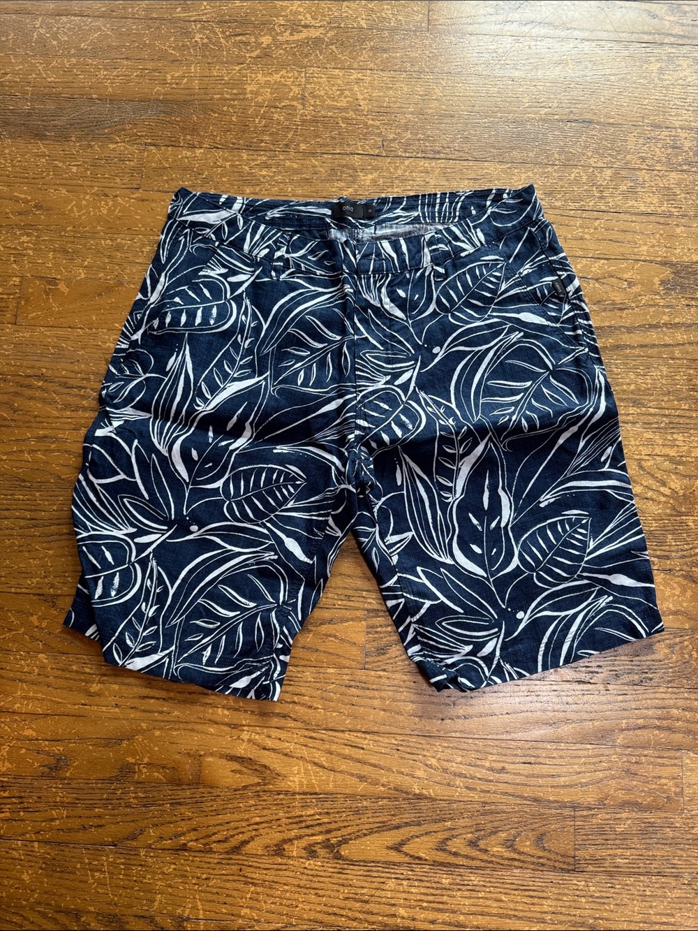 NWOT Onia Mens Tropical Print Linen Shorts. Size 30